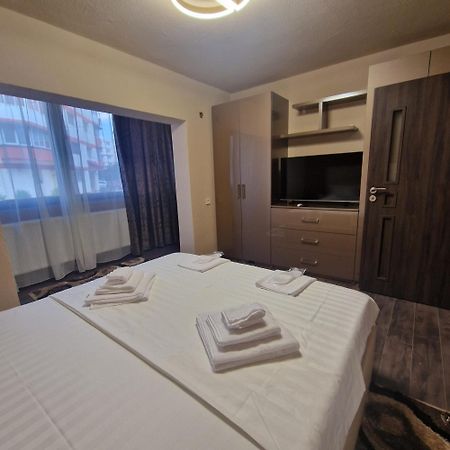 Apartament Iulius 3 Manastire Curtea de Argeş Esterno foto